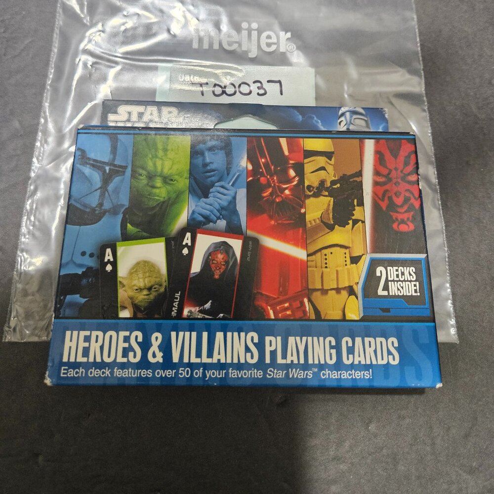 STAR WARS HEROES & VILLIANS PLAYING CARDS (UNOPENED)